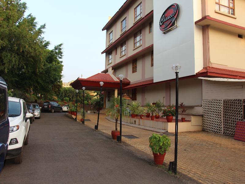 Chances Resort And Casino An Indy Resort Panaji Extérieur photo